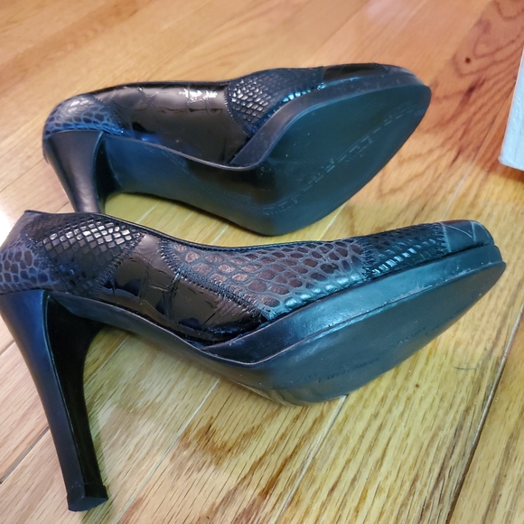 Stuart Weitzman Heels - Picture 6 of 9
